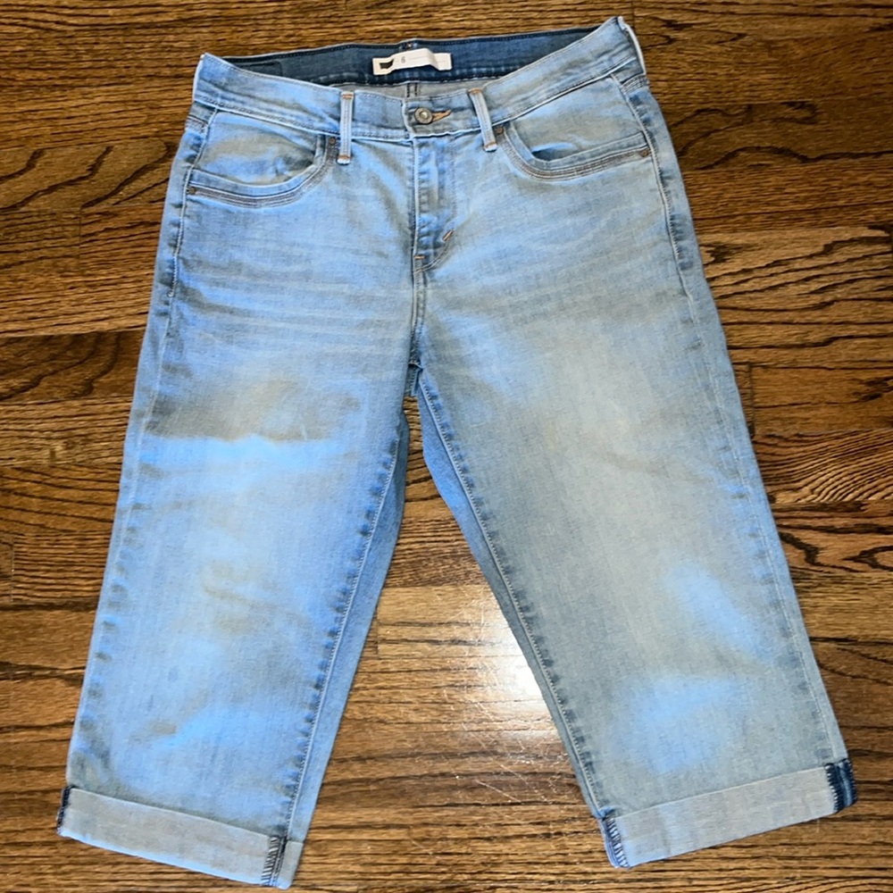 Levi Jean Crops Size 6